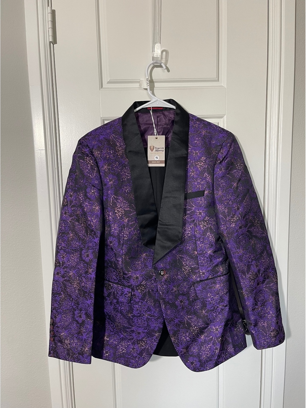 Suits for Men Size SM Purple Embossed Florals M161 2 Pieces Shawl Lapel